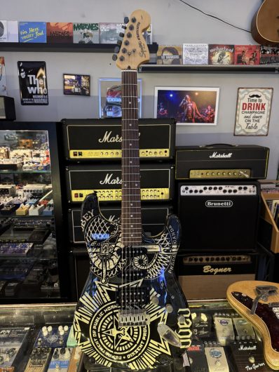 Squier Obey Strat,HSS, Graphic Serie