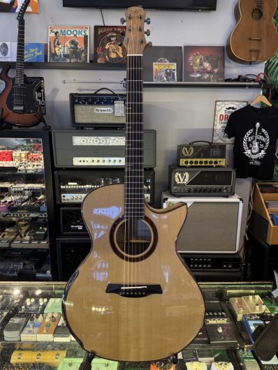 Maestro Guitars Original Series Singa Private Collection